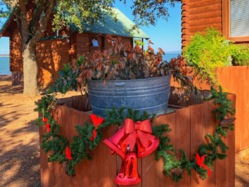 Image of the grounds decorated for the holiday season at our Texas lake resort