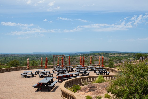 Image of patio at Torr Na Lochs. One of several great nearby wineries open to the public year-round!