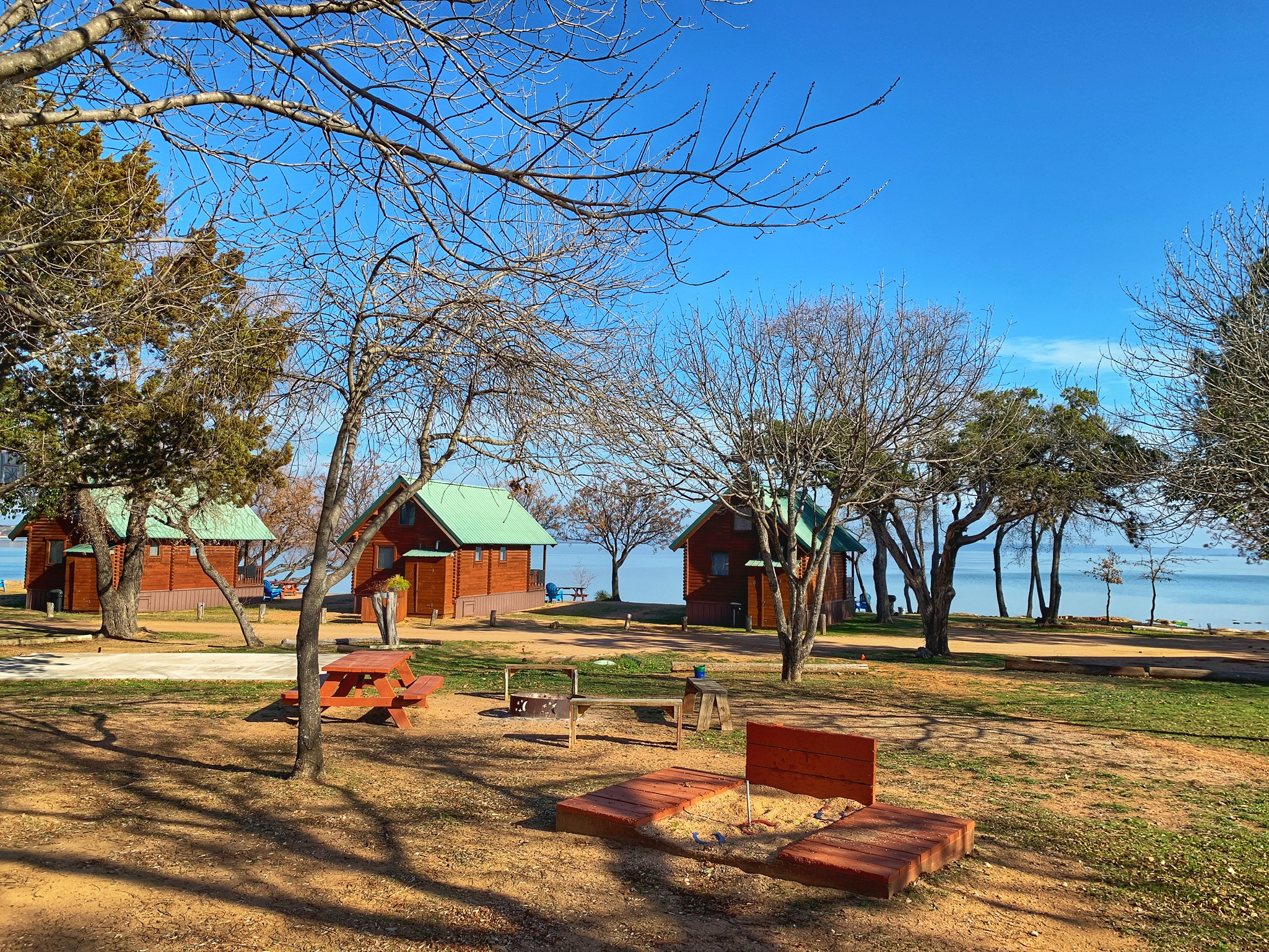 Image of our private lakeside cabins at Willow Point Resort