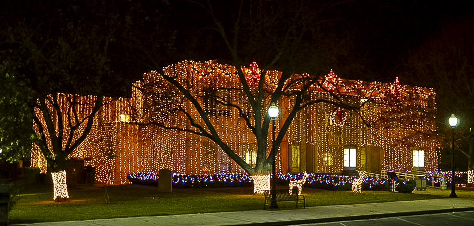 Hill Country Christmas Lights at the Burnet Courthouse 